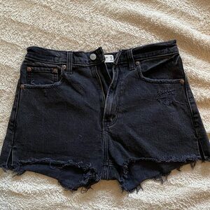 Abercrombie and Fitch the mom short high rise